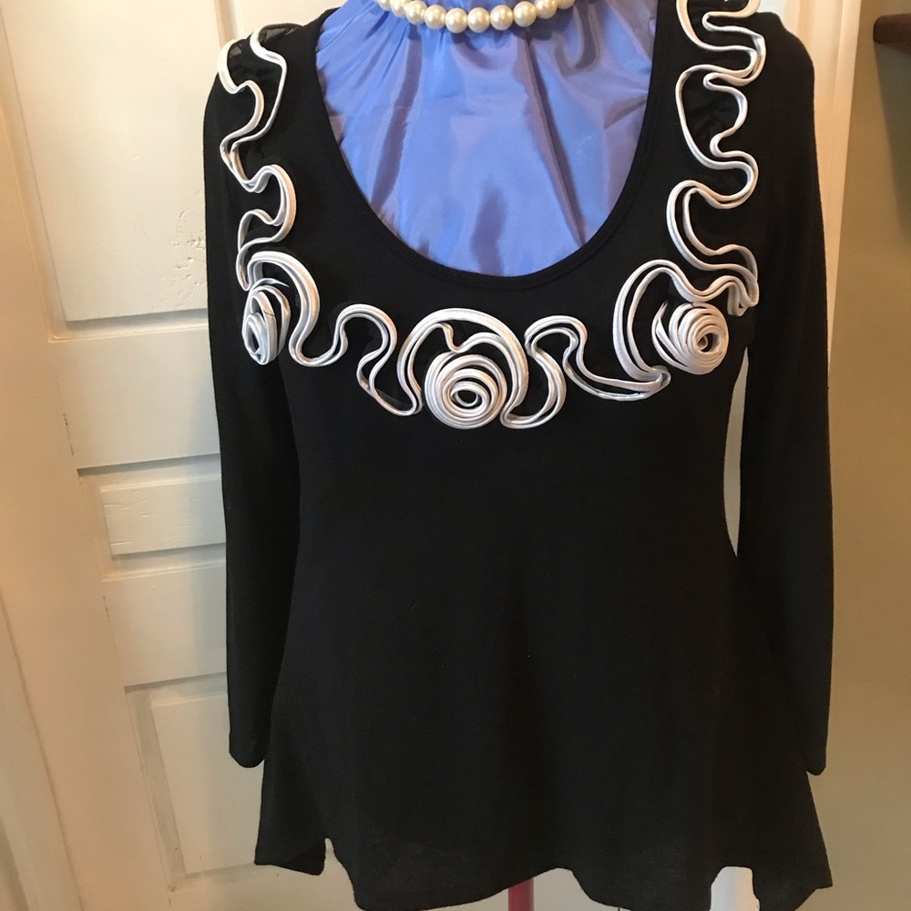 Chic Black and White Long Sleeve Top